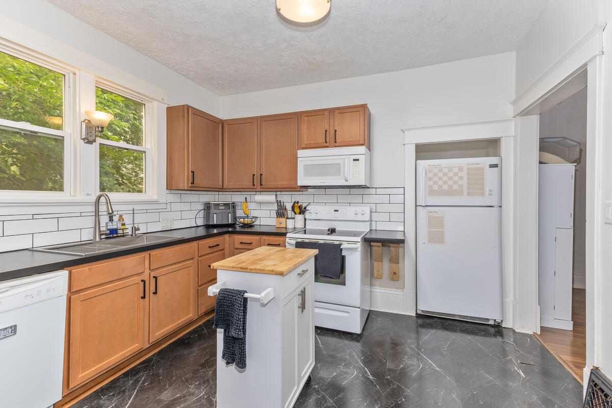 354 W 17th Street Holland MI 49423