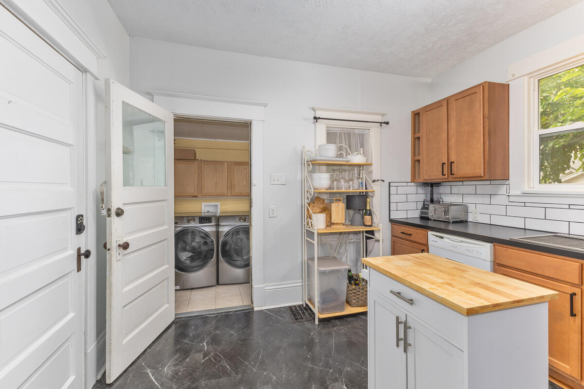 354 W 17th Street Holland MI 49423