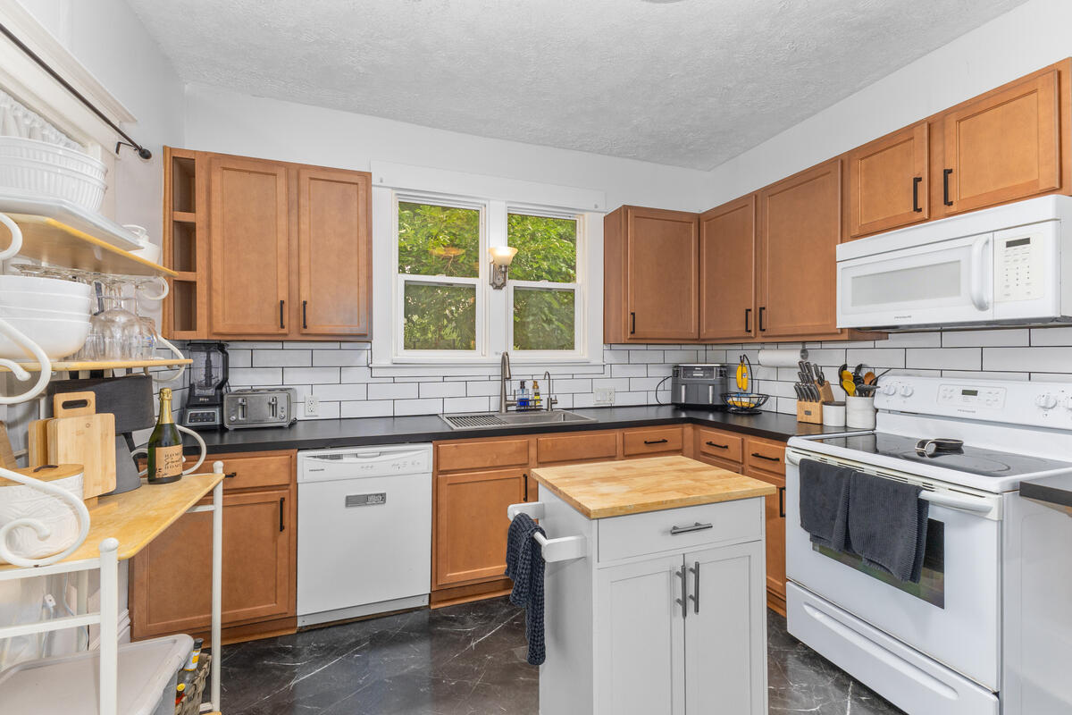 354 W 17th Street Holland MI 49423