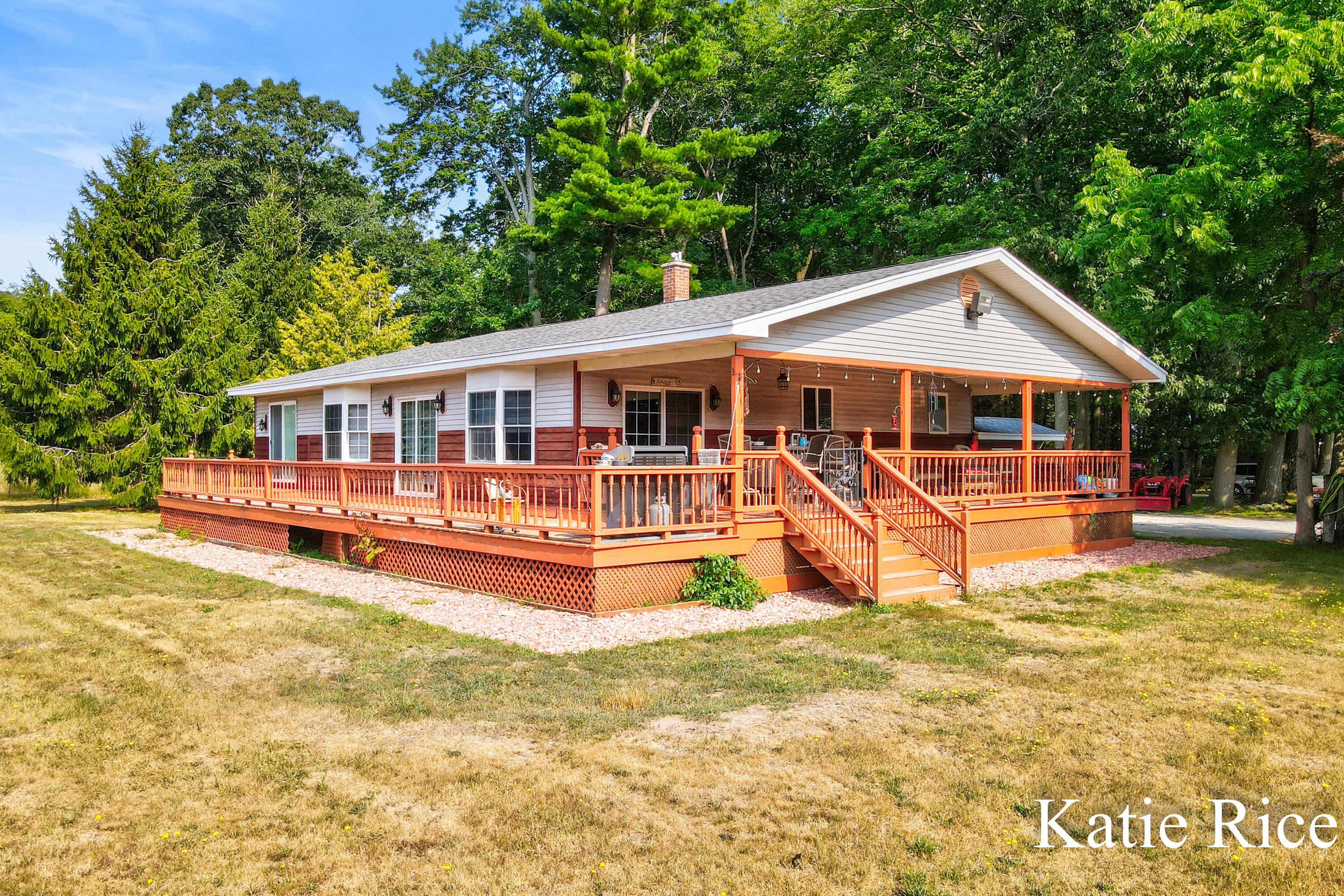 2030 N Scenic Drive Muskegon MI 49445