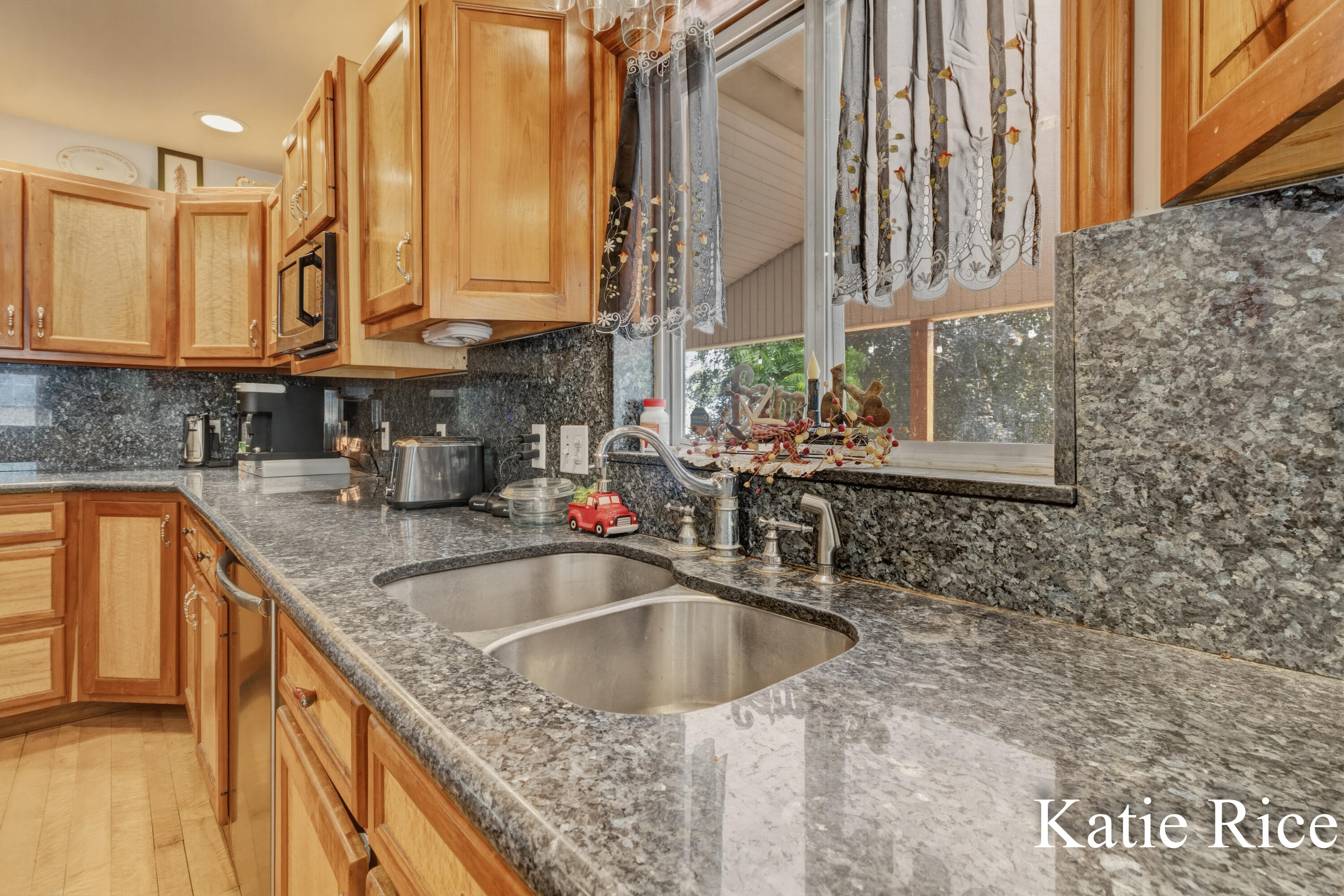 2030 N Scenic Drive Muskegon MI 49445