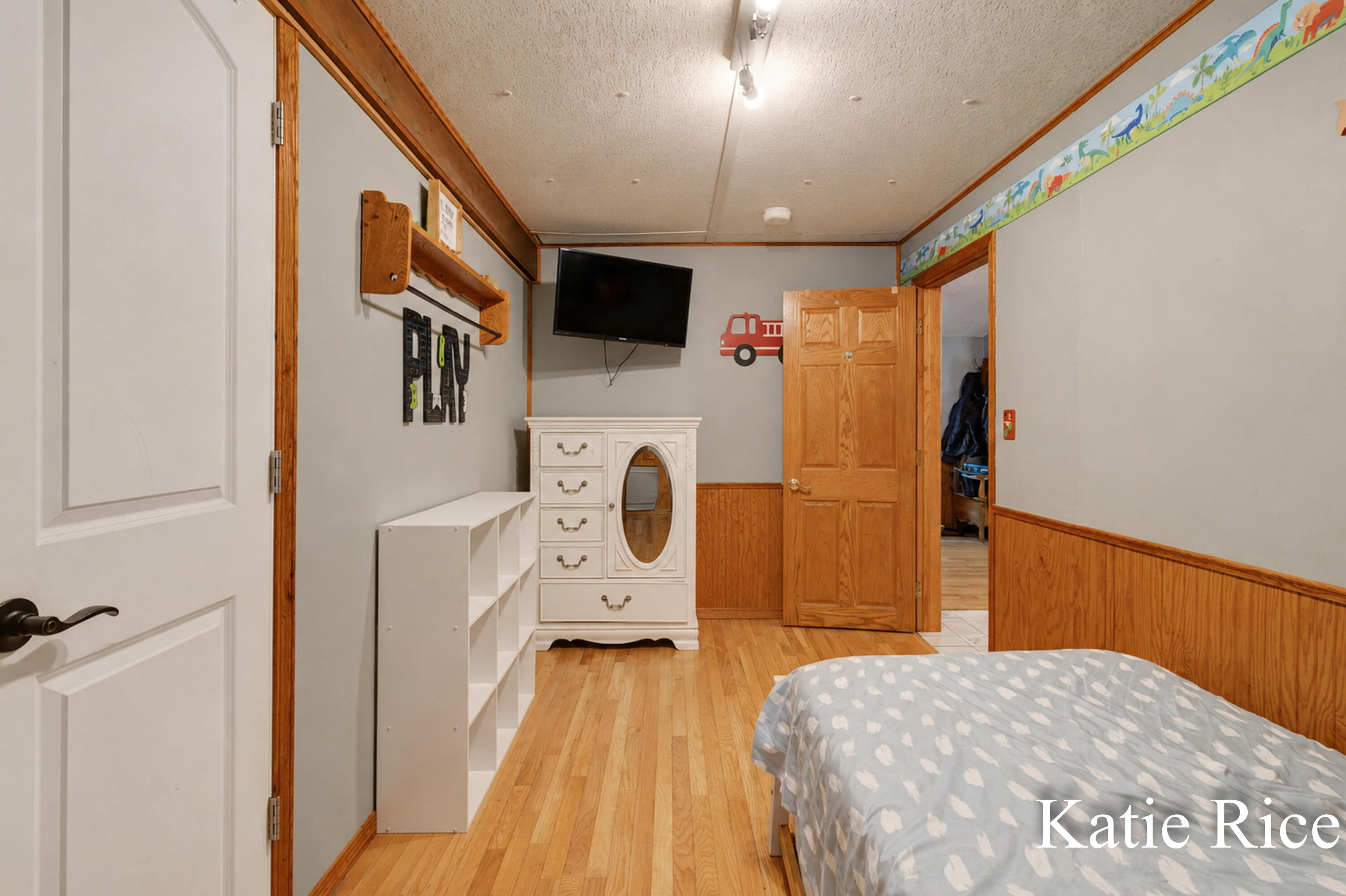 2030 N Scenic Drive Muskegon MI 49445