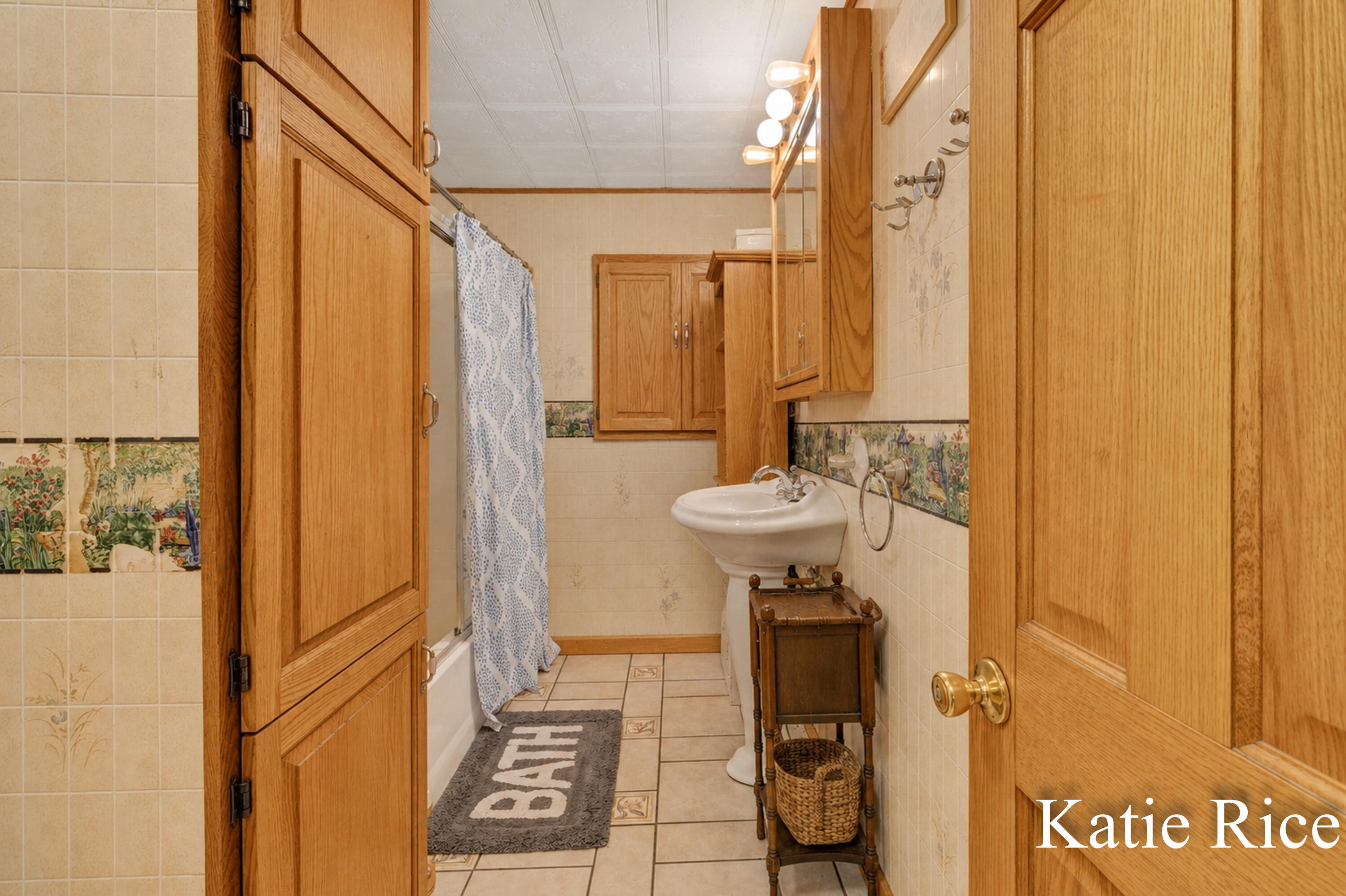 2030 N Scenic Drive Muskegon MI 49445