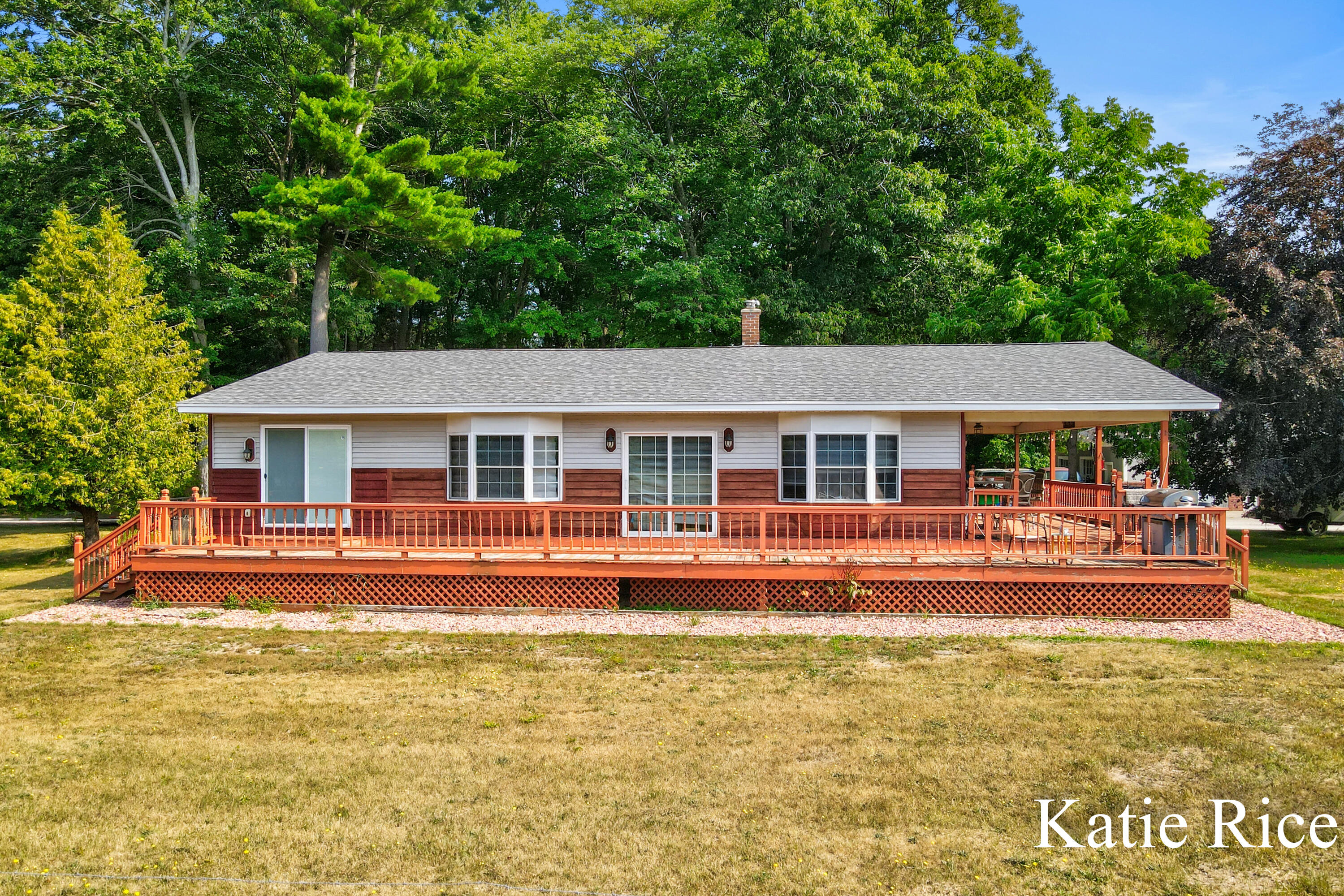 2030 N Scenic Drive Muskegon MI 49445
