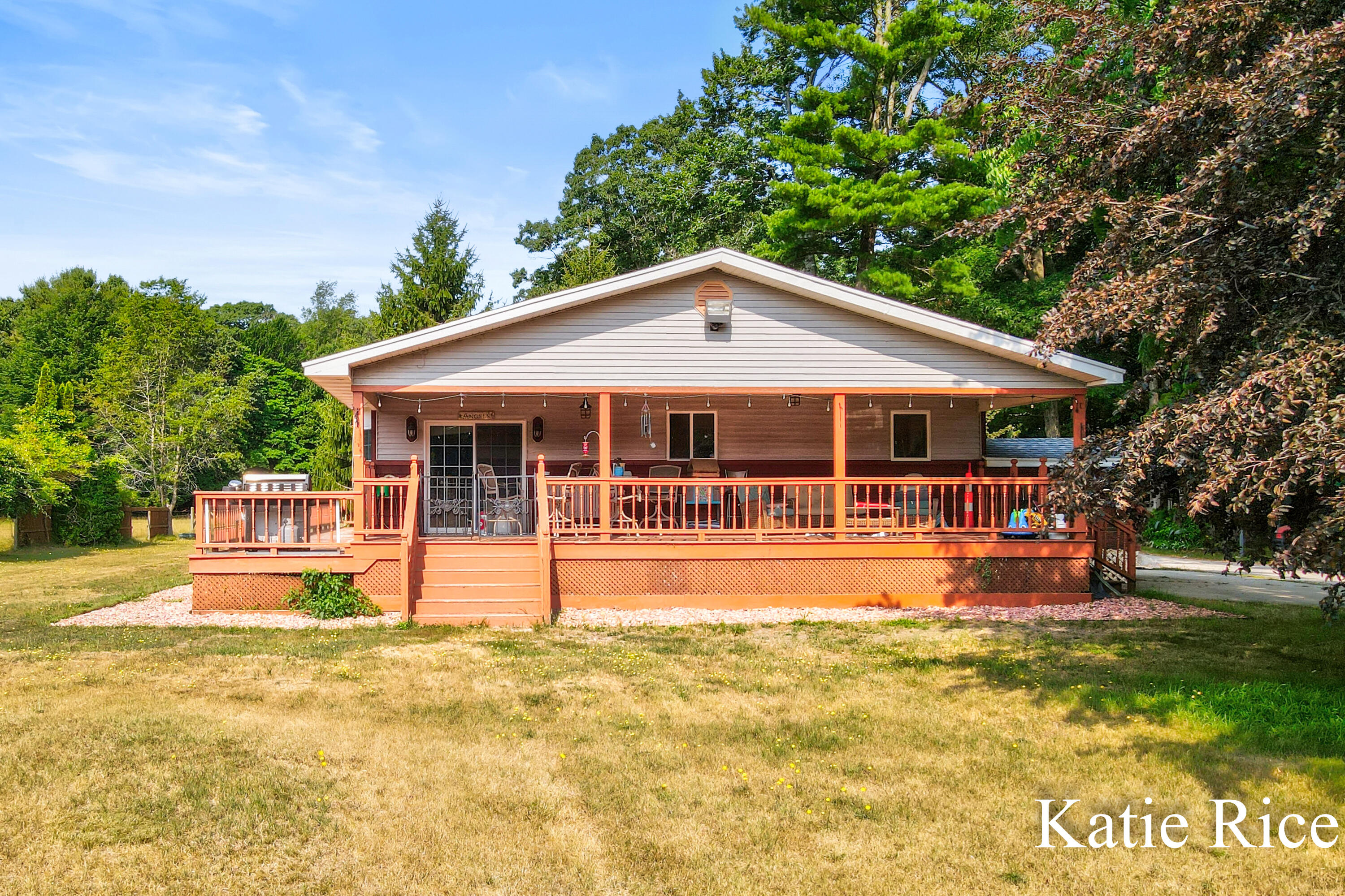 2030 N Scenic Drive Muskegon MI 49445