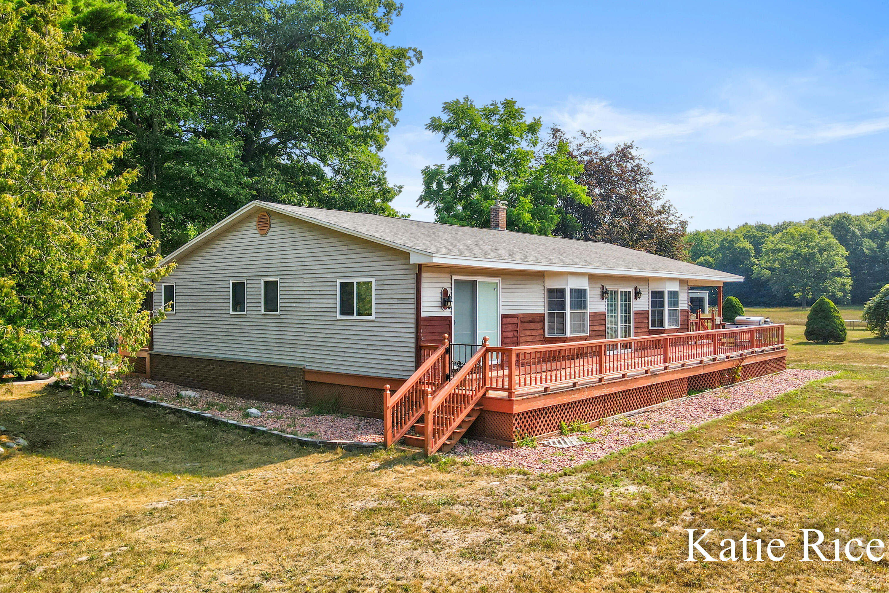 2030 N Scenic Drive Muskegon MI 49445
