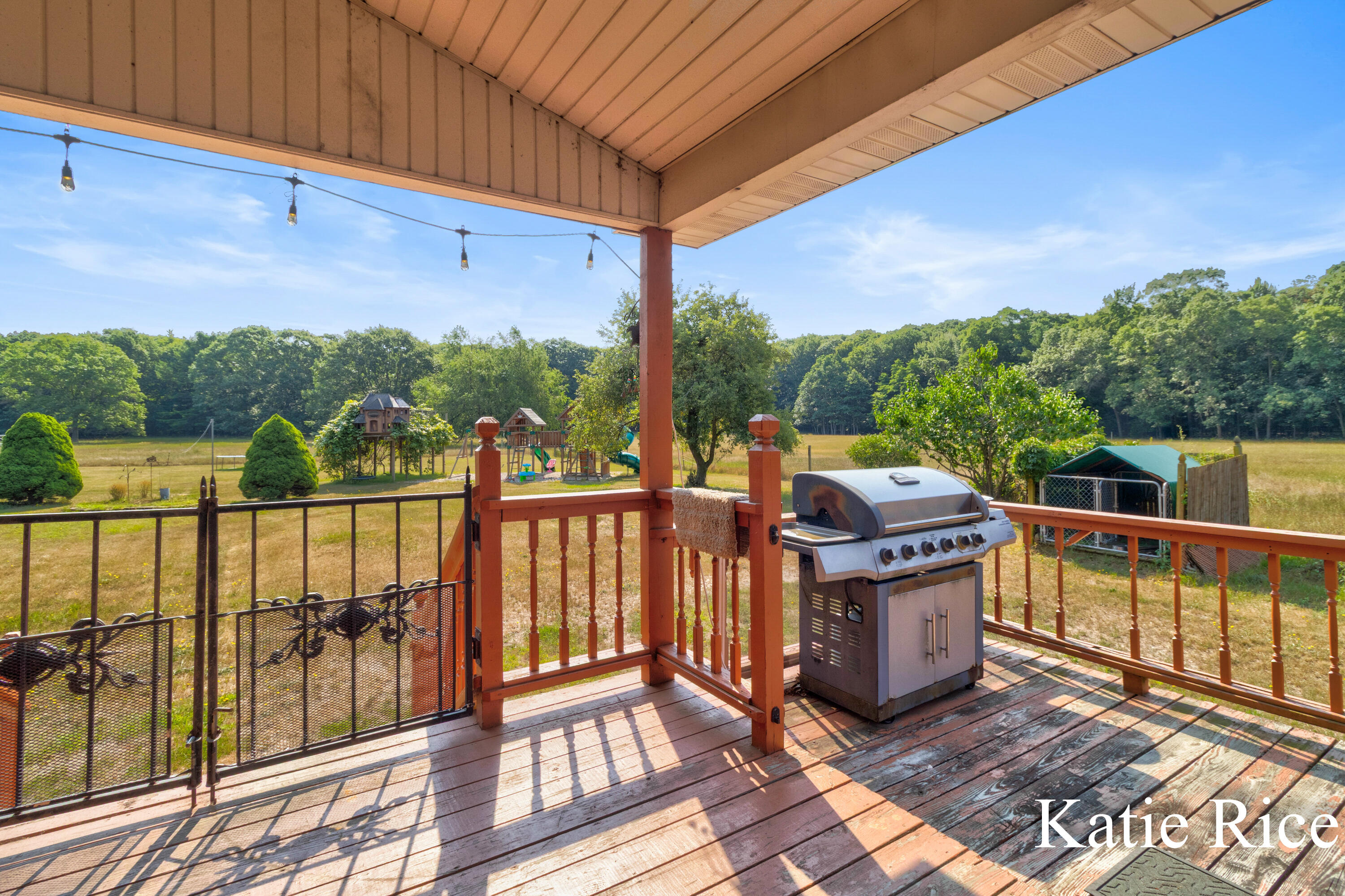 2030 N Scenic Drive Muskegon MI 49445