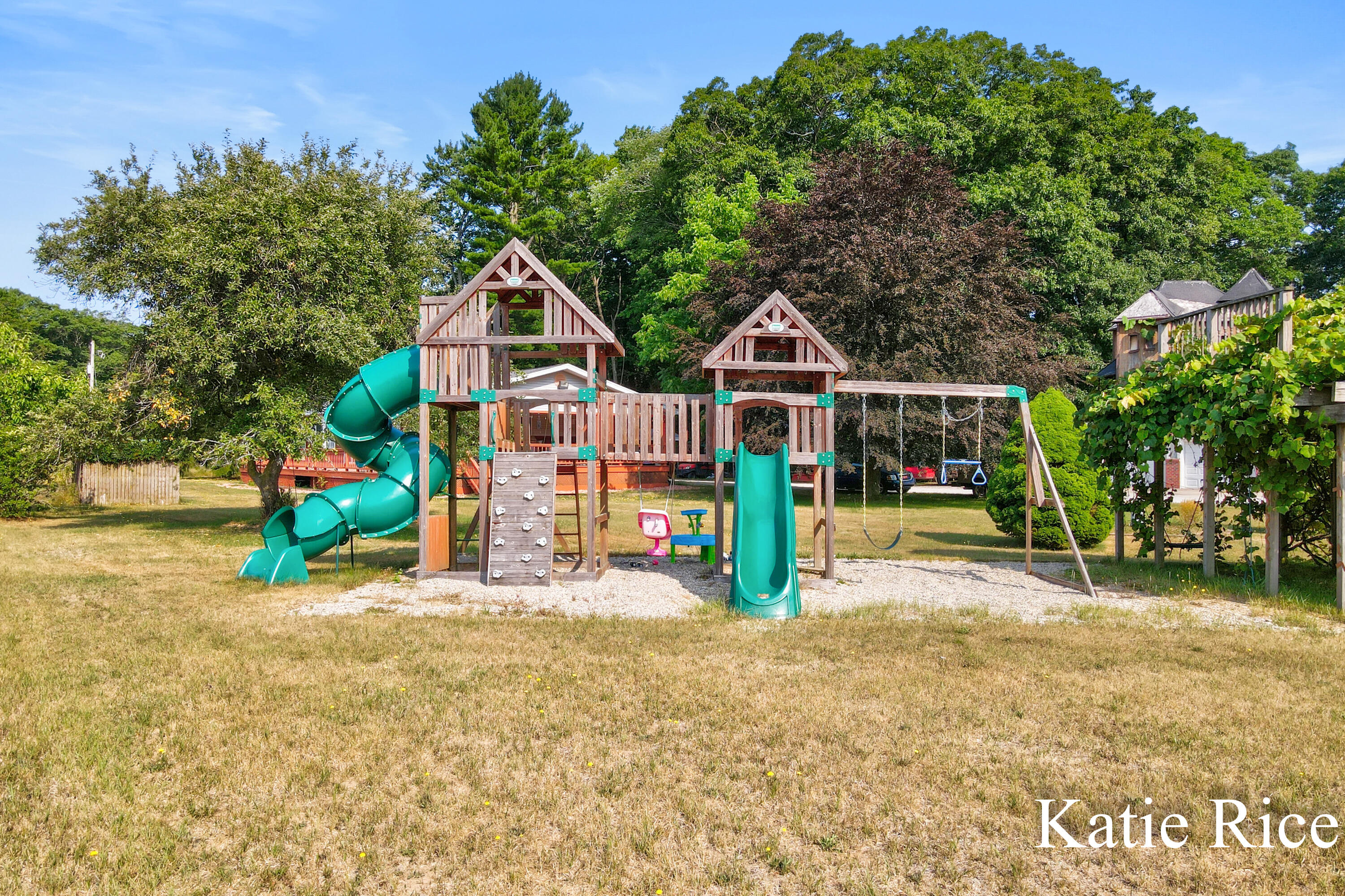 2030 N Scenic Drive Muskegon MI 49445