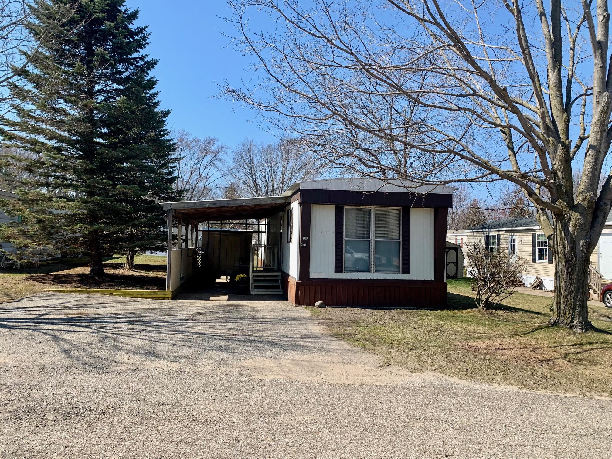 2819 N Sandy Drive Ludington MI 49431