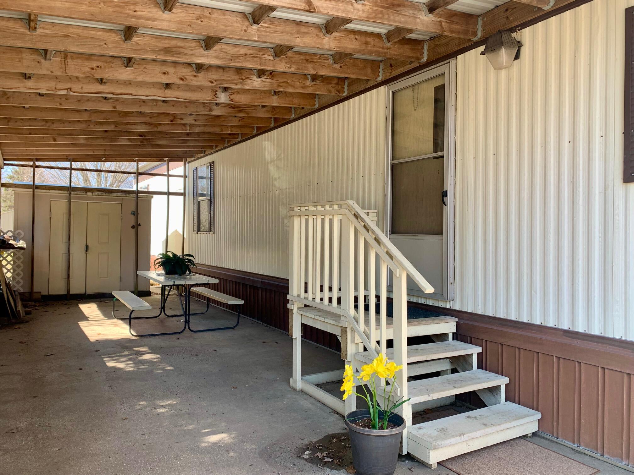 2819 N Sandy Drive Ludington MI 49431