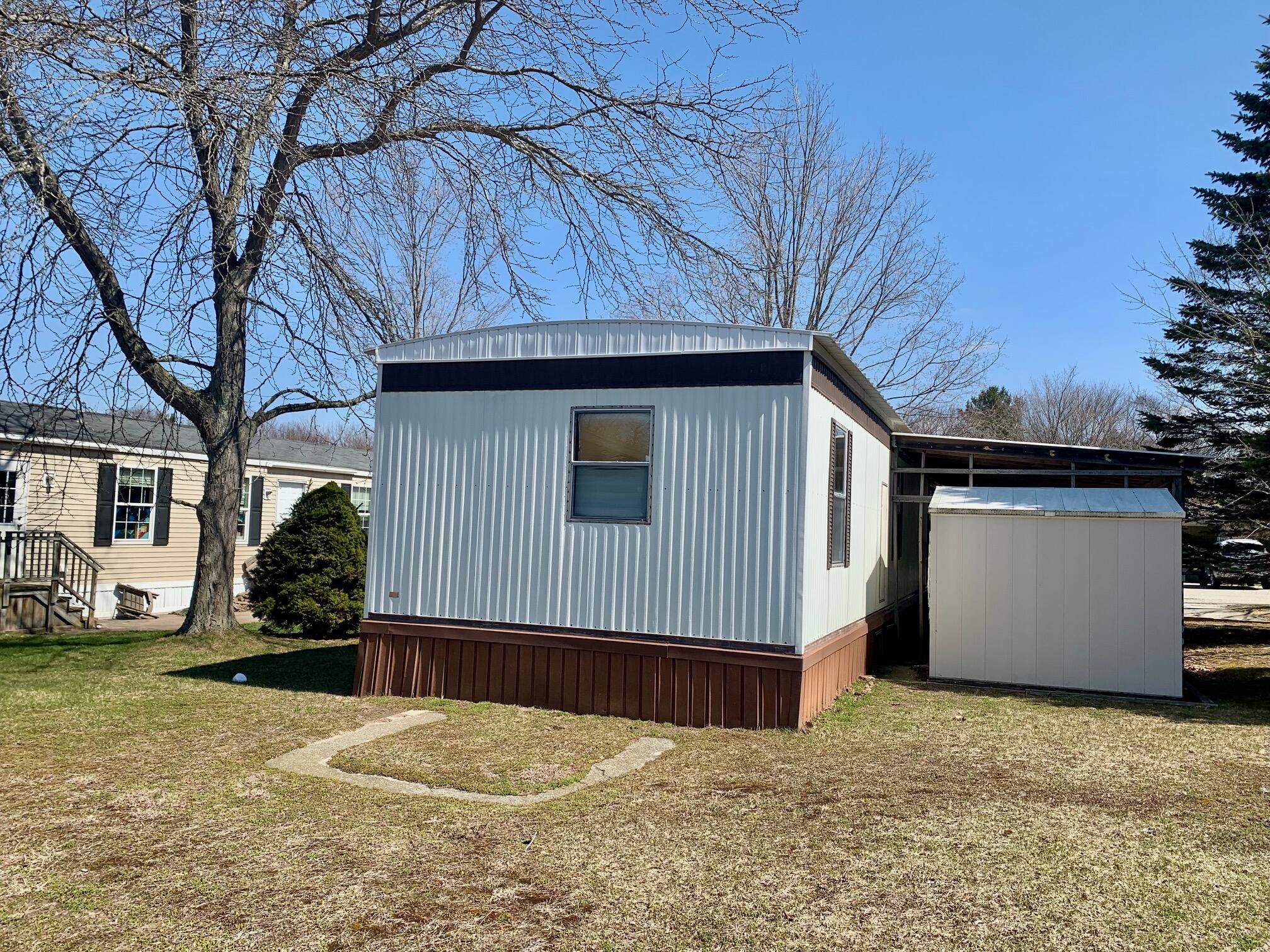 2819 N Sandy Drive Ludington MI 49431