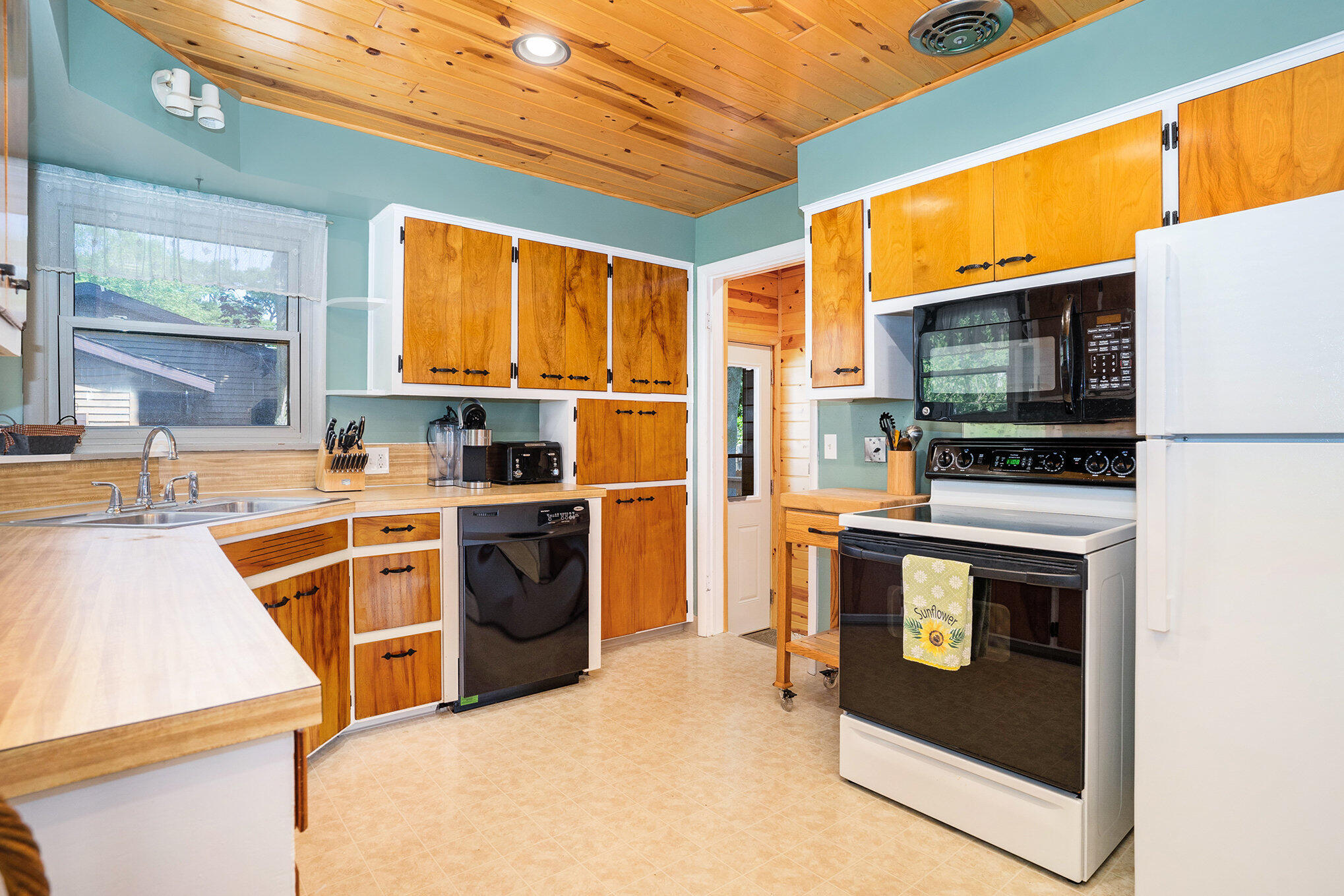 1018 Ruddiman Drive Muskegon MI 49445