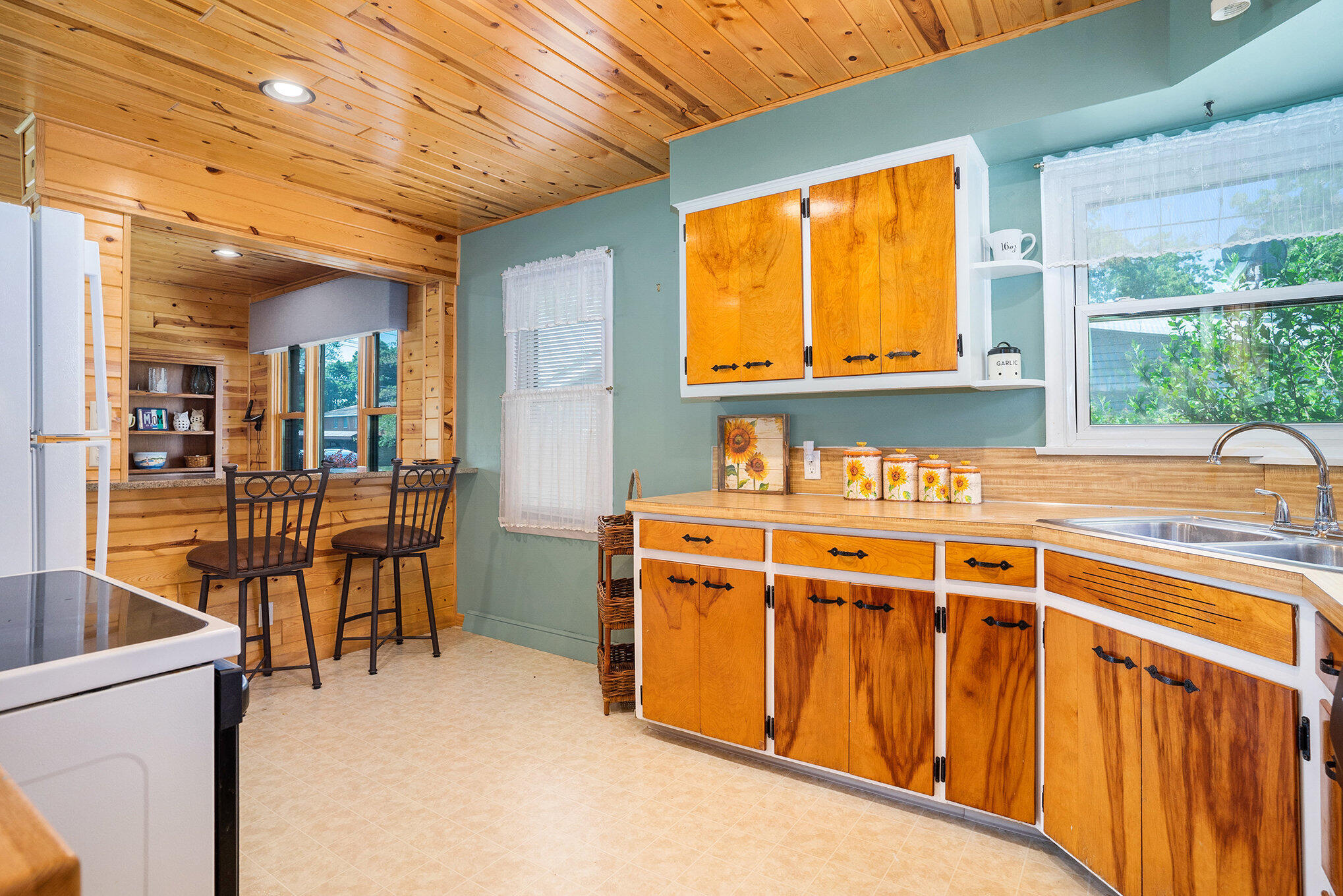 1018 Ruddiman Drive Muskegon MI 49445