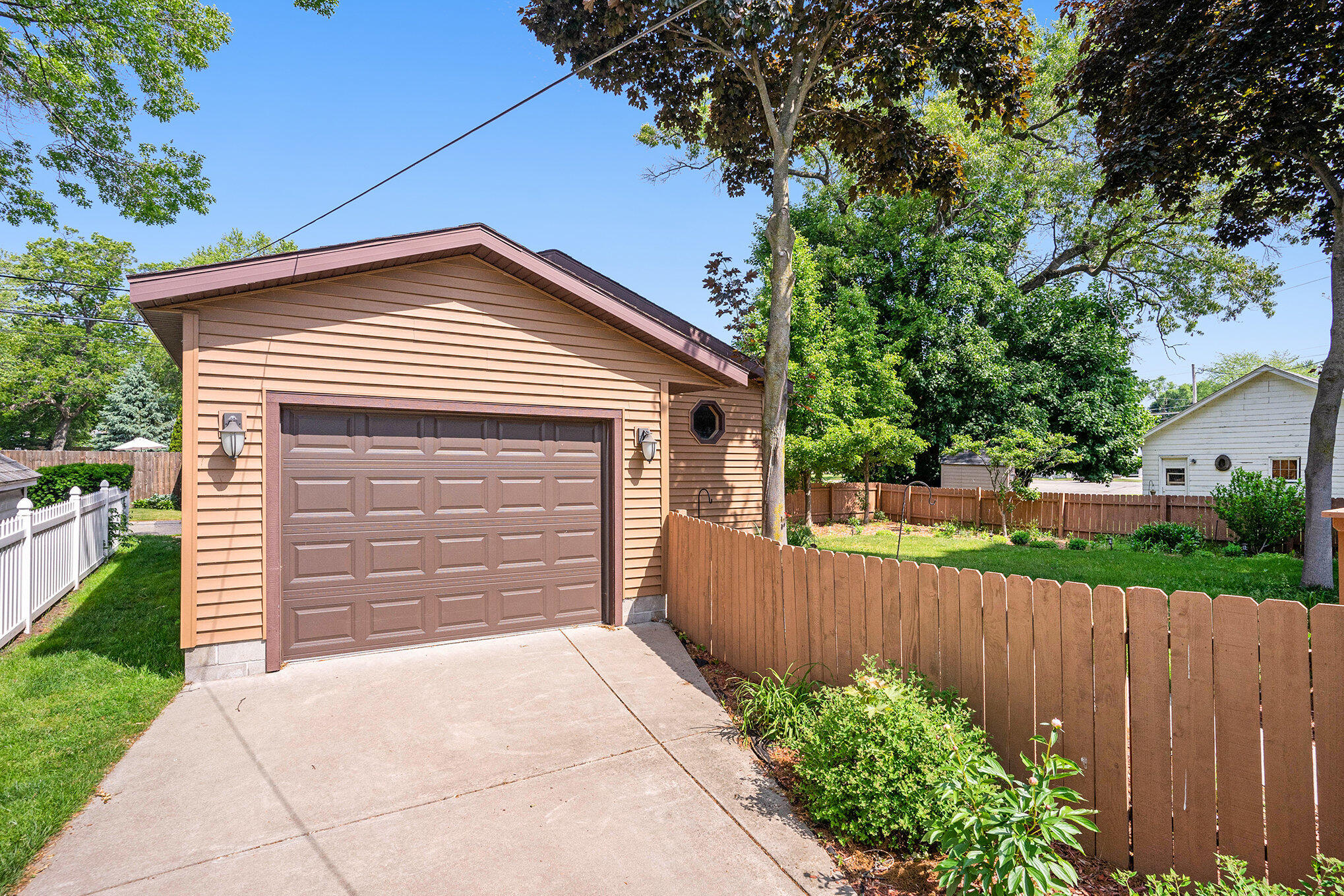 1018 Ruddiman Drive Muskegon MI 49445