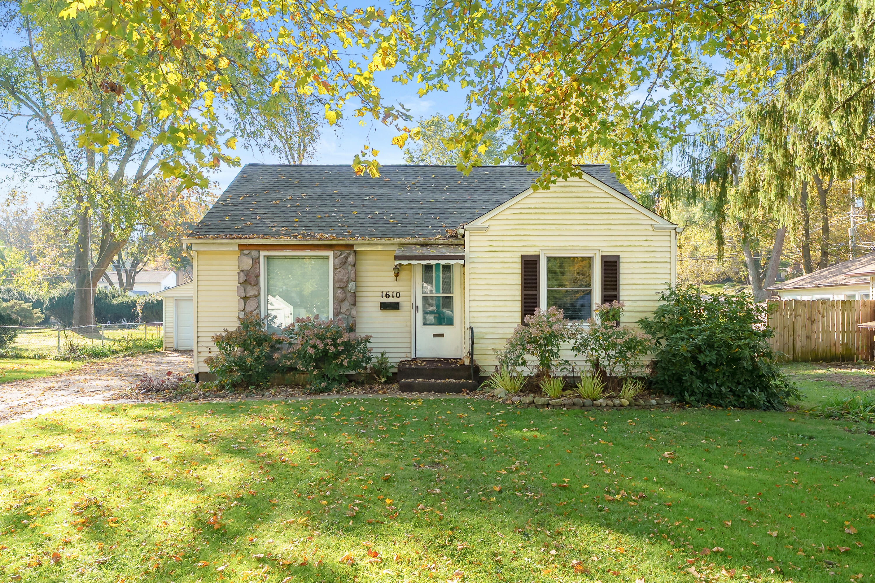 1610 Fulton Street Kalamazoo MI 49001