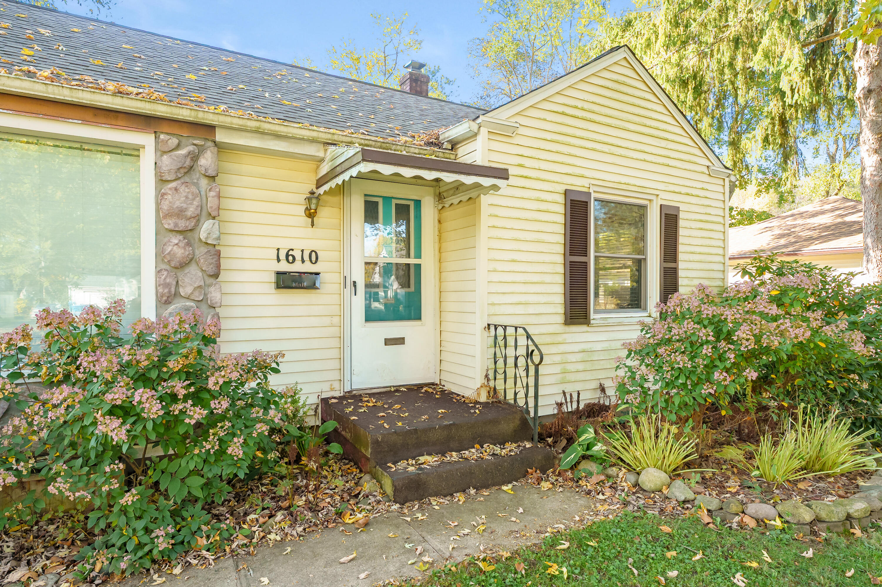 1610 Fulton Street Kalamazoo MI 49001