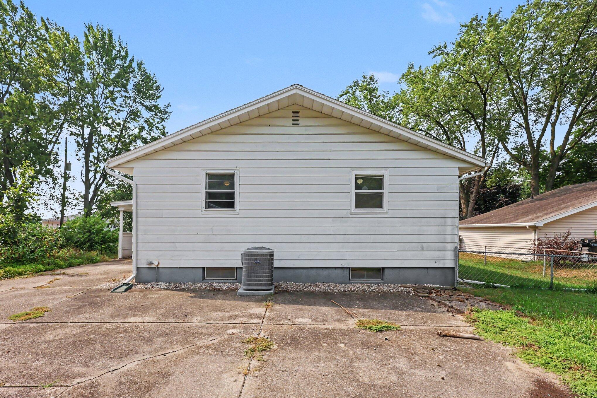 223 Marcus Street SW Grand Rapids MI 49548