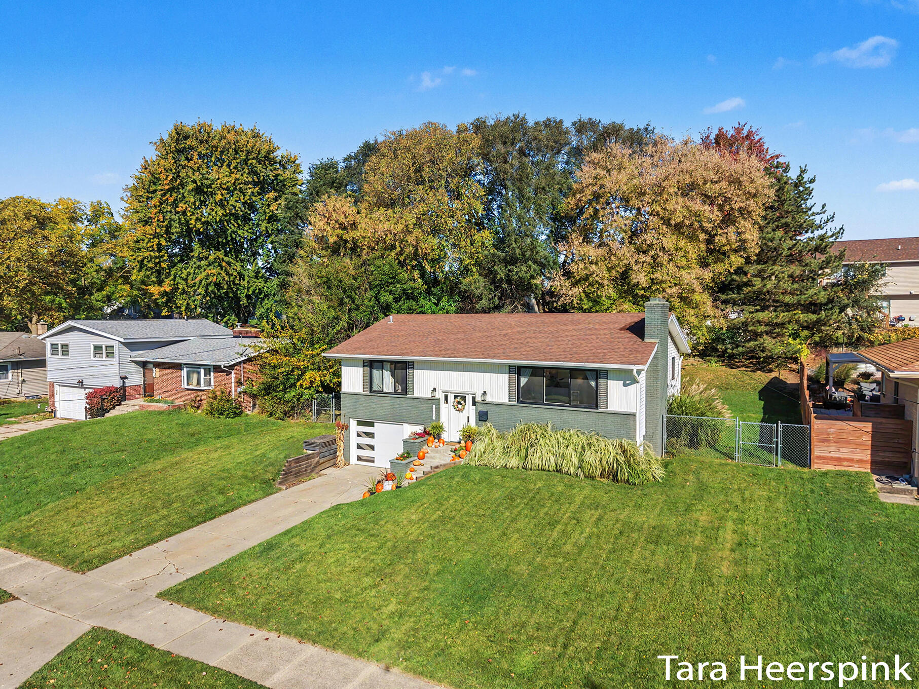 1443 Sweet Street NE Grand Rapids MI 49505