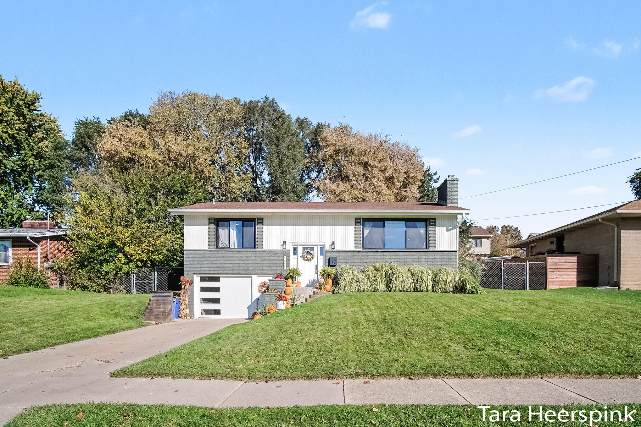1443 Sweet Street NE Grand Rapids MI 49505