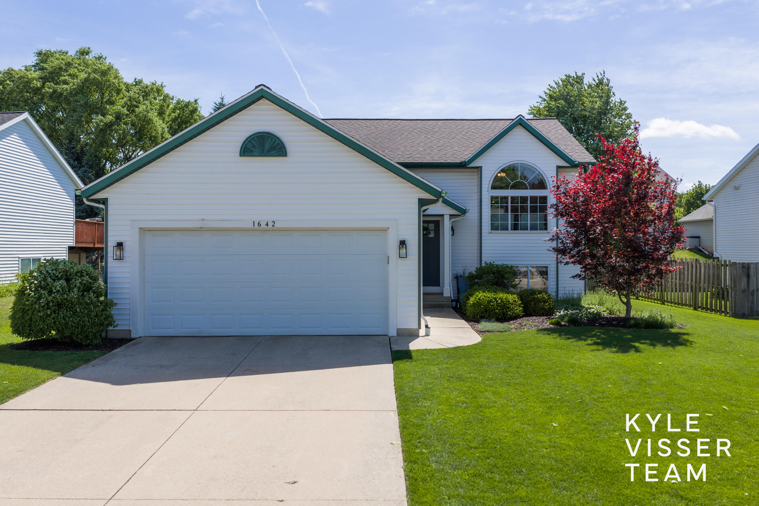 1642 Simmons Avenue NE Grand Rapids MI 49505