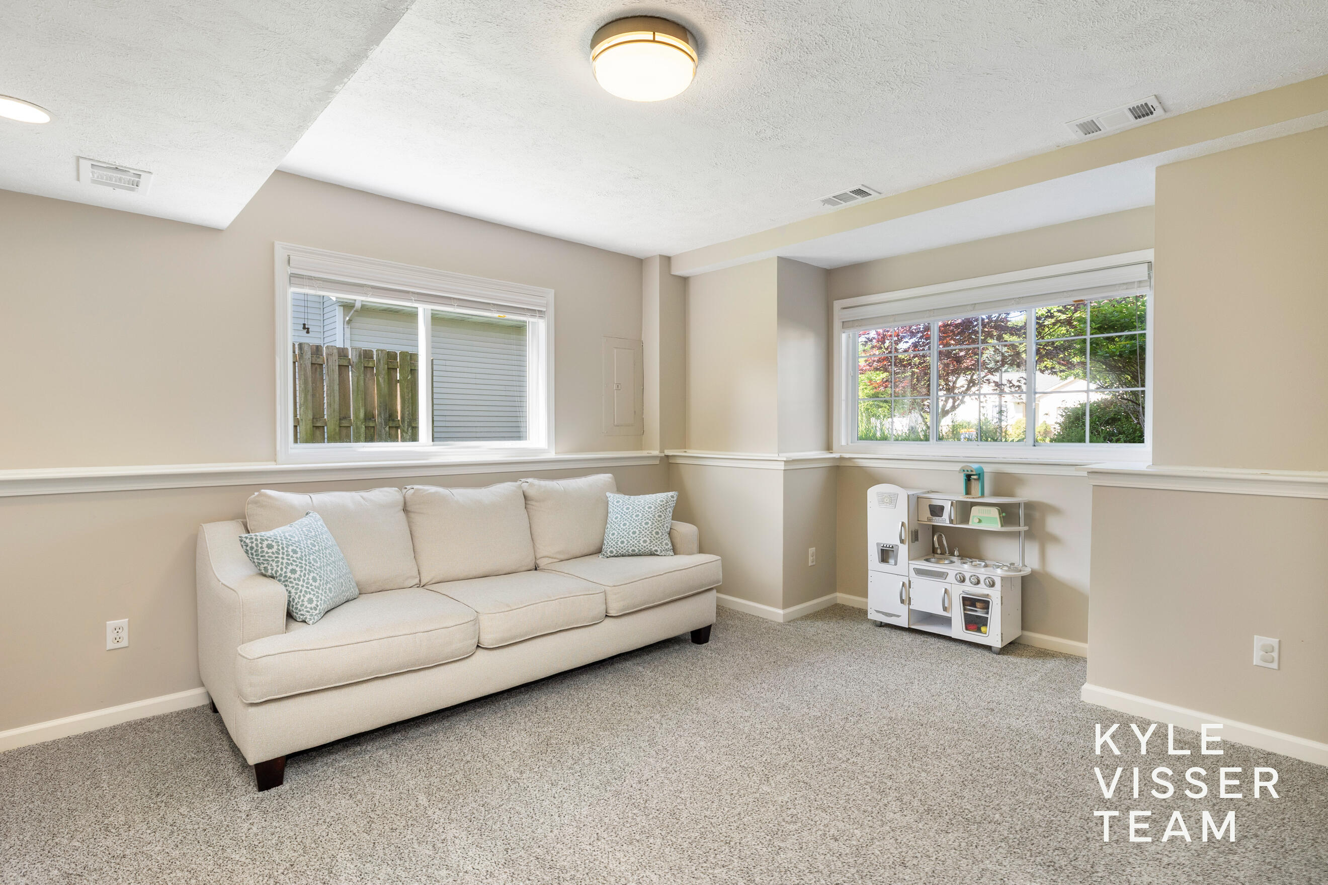 1642 Simmons Avenue NE Grand Rapids MI 49505