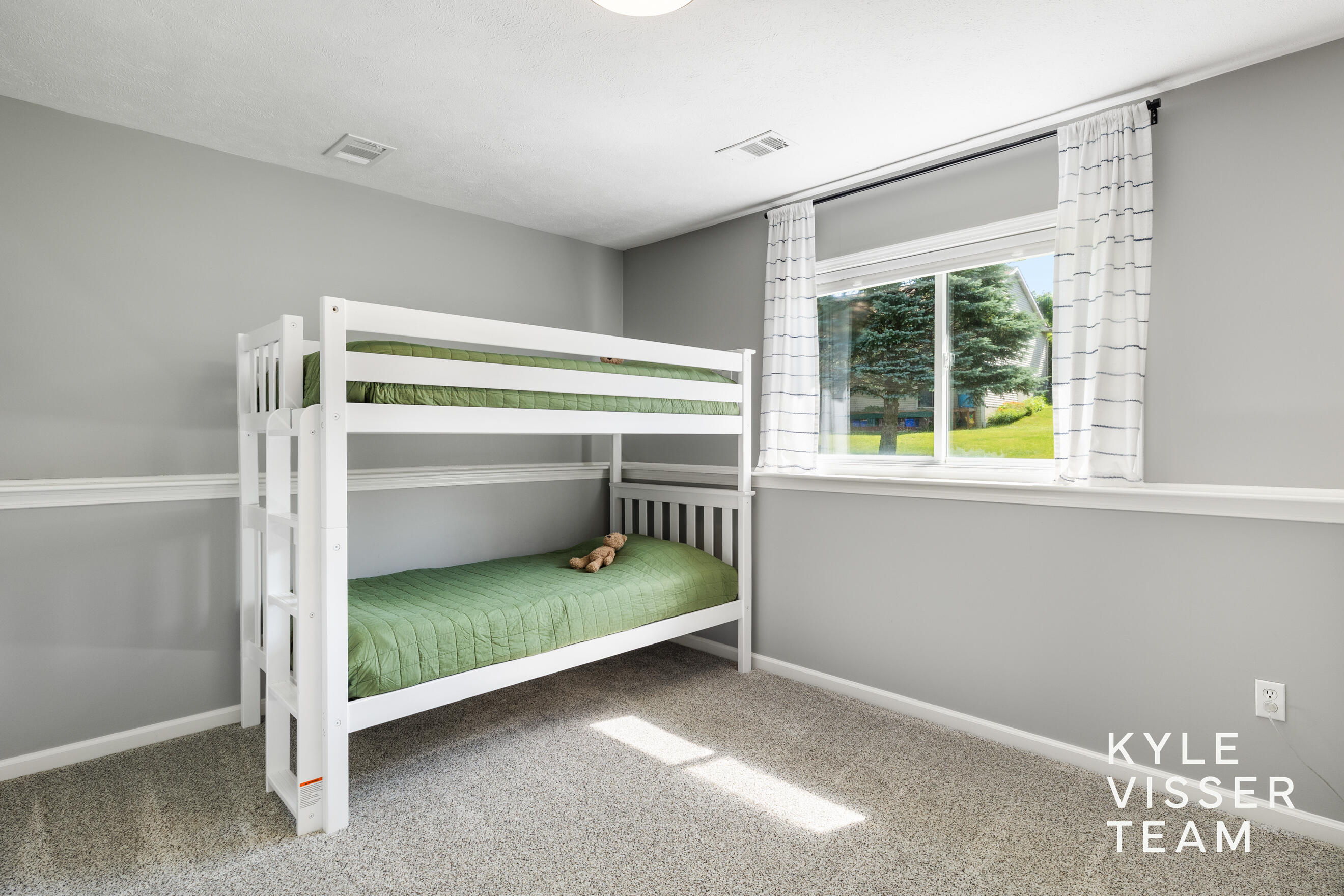 1642 Simmons Avenue NE Grand Rapids MI 49505