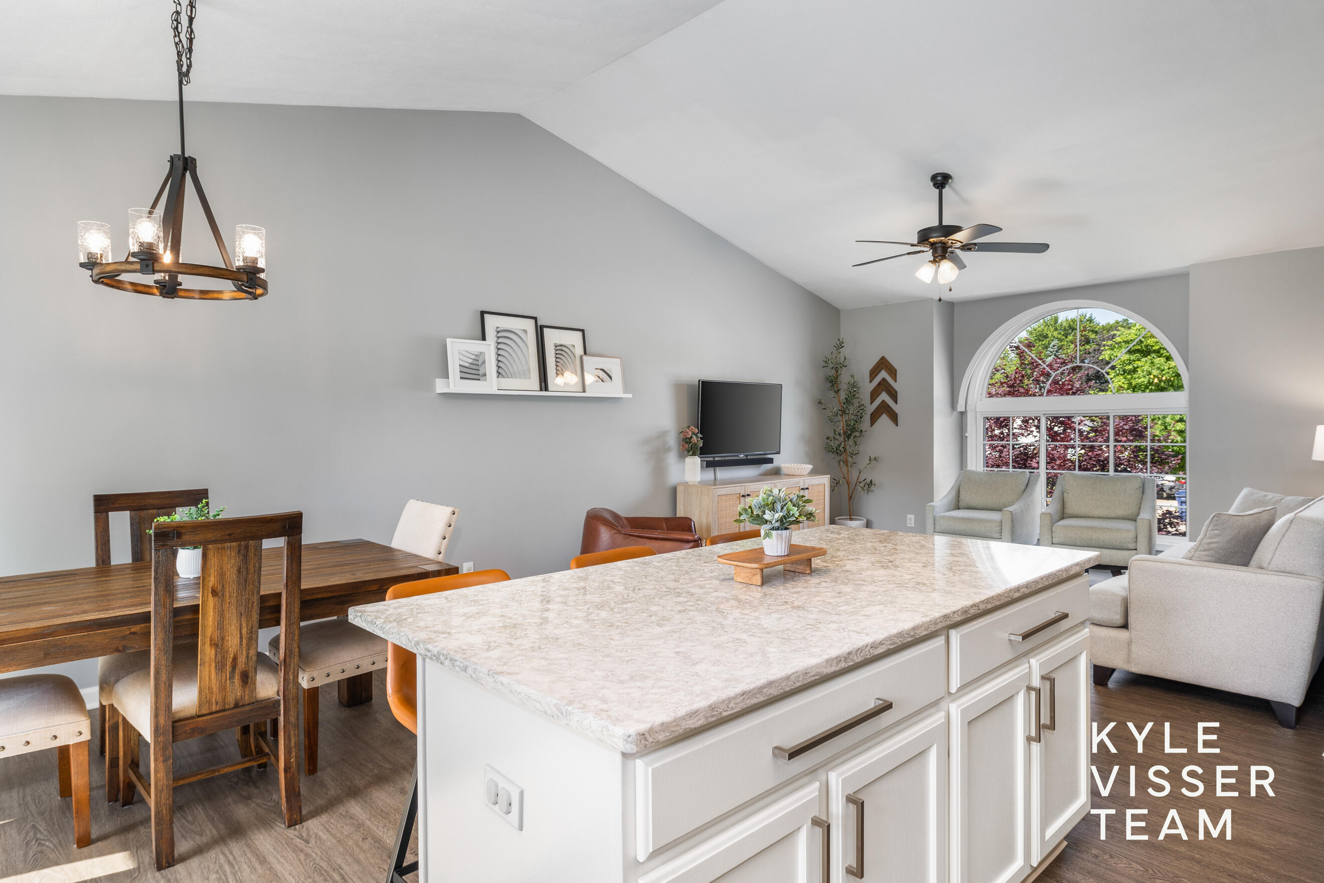 1642 Simmons Avenue NE Grand Rapids MI 49505