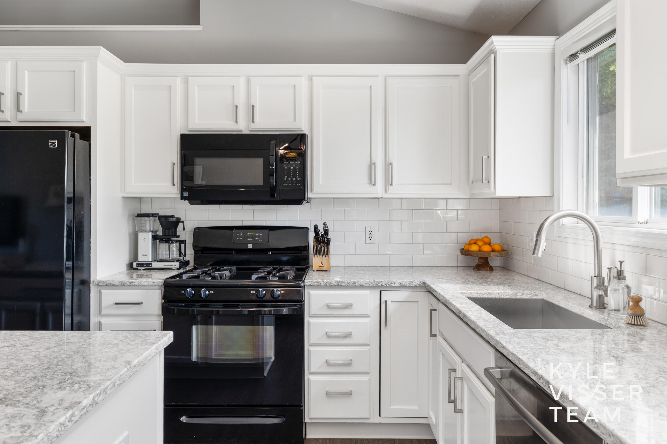 1642 Simmons Avenue NE Grand Rapids MI 49505