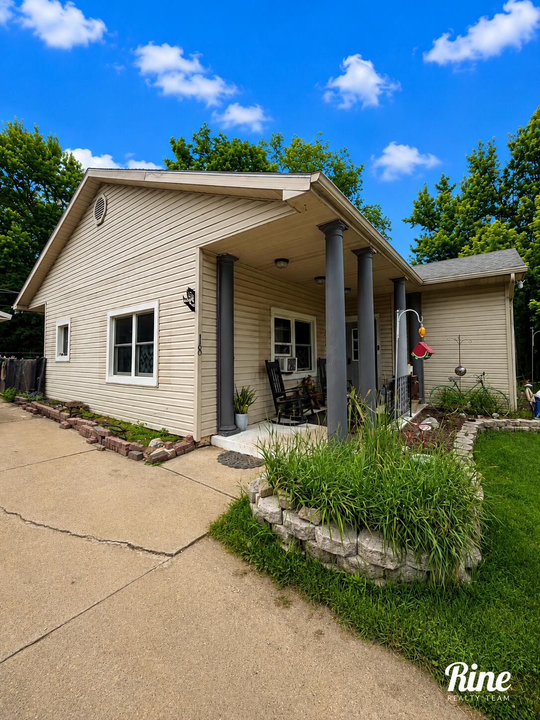 18 Grand Avenue Niles MI 49120