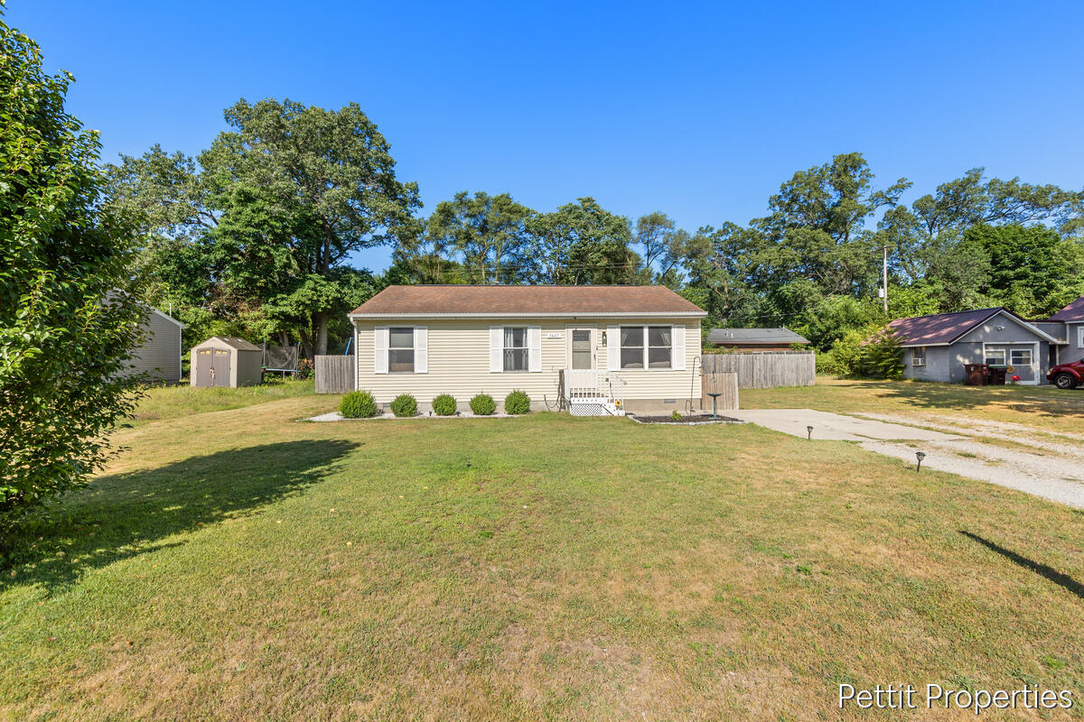 1447 West Street Muskegon MI 49442