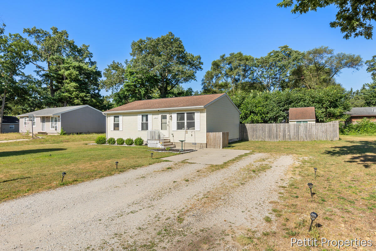 1447 West Street Muskegon MI 49442