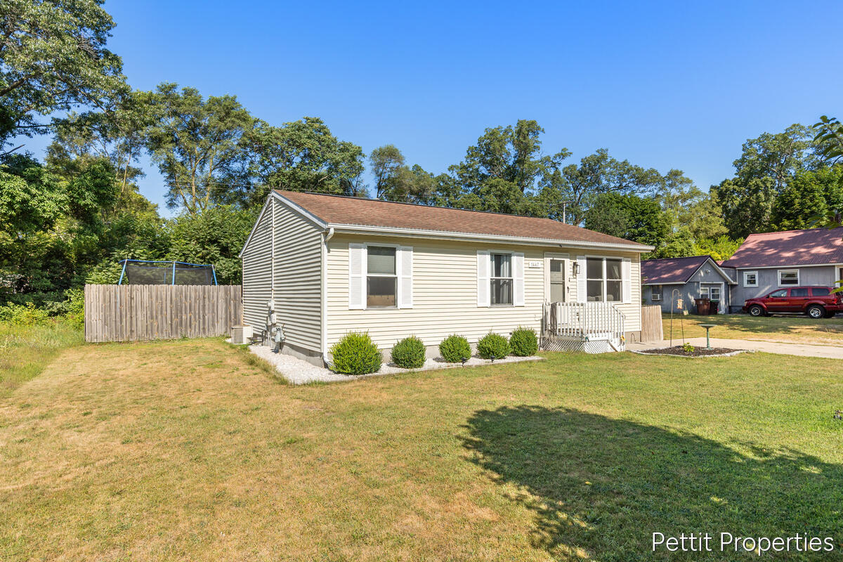 1447 West Street Muskegon MI 49442