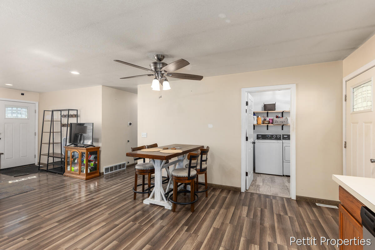 1447 West Street Muskegon MI 49442