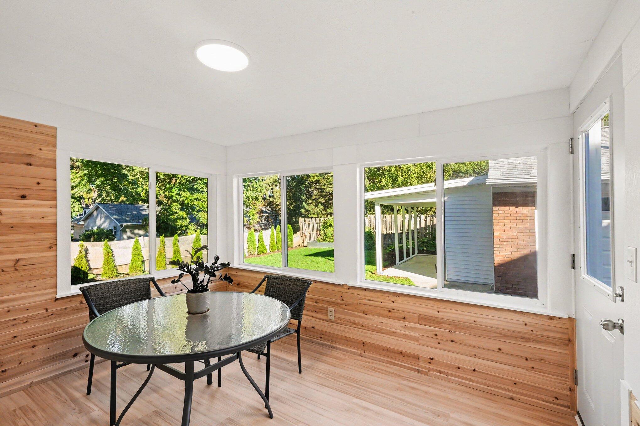 1573 E Terrace Street NE Grand Rapids MI 49503
