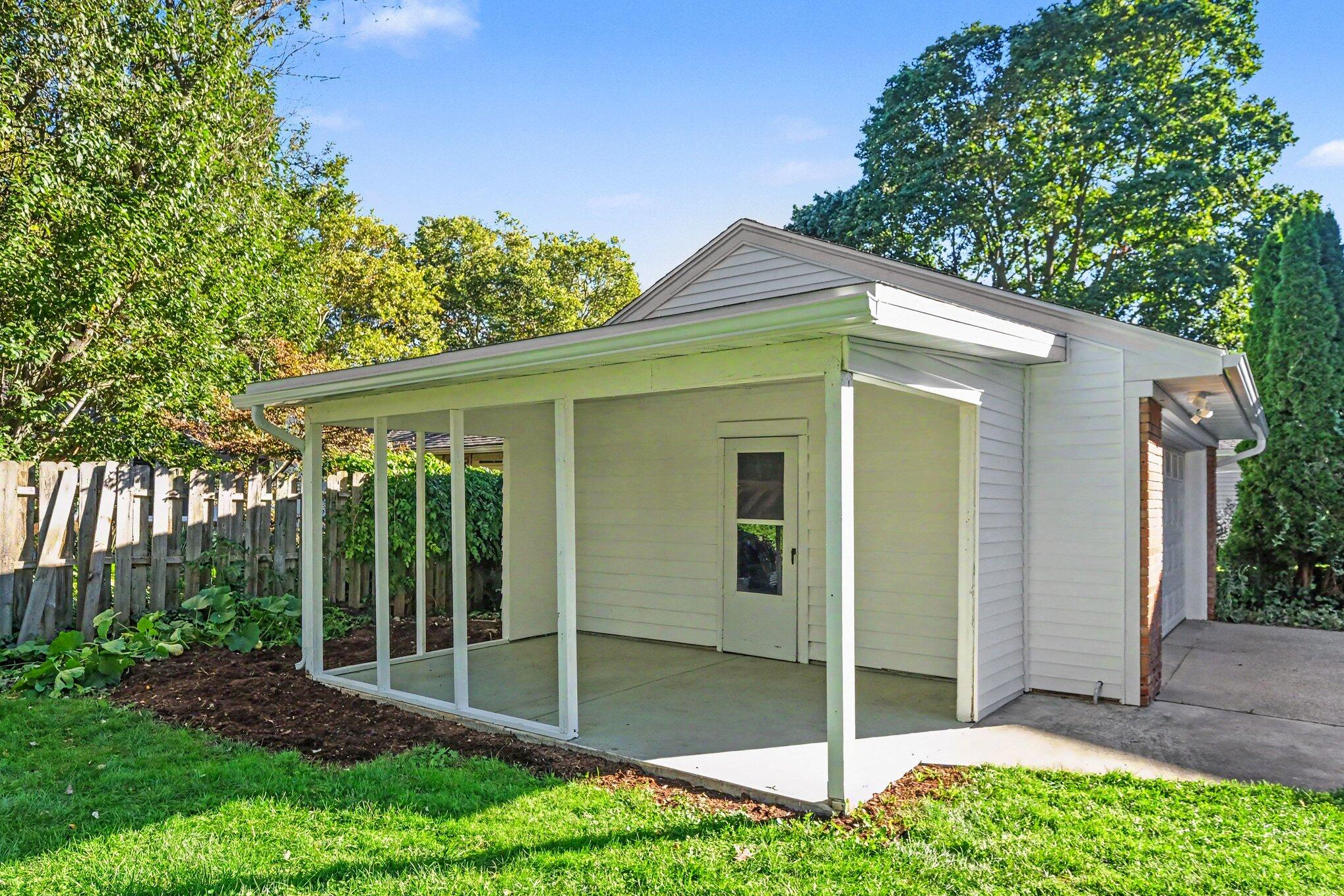 1573 E Terrace Street NE Grand Rapids MI 49503