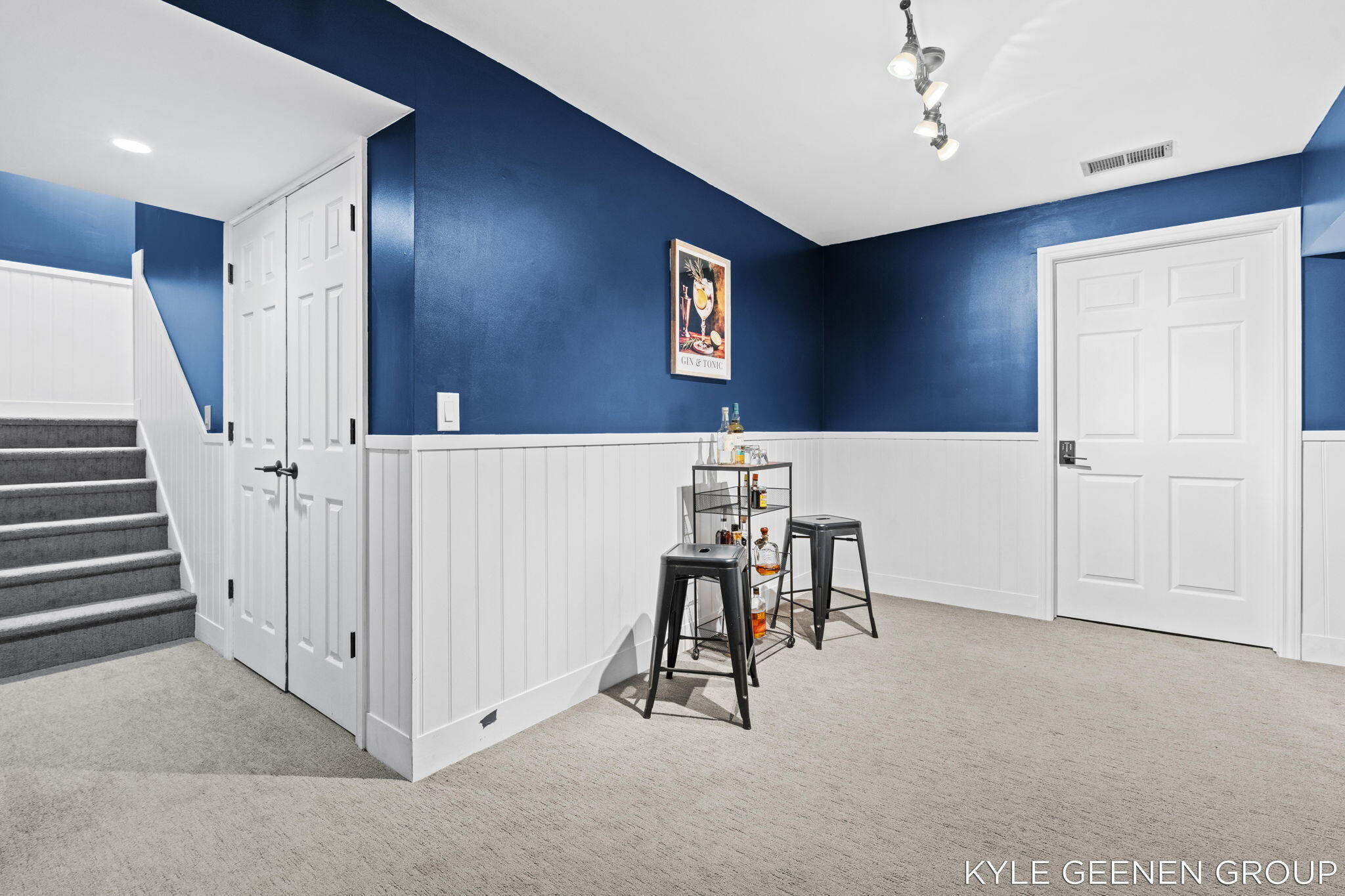 1729 Waukazoo Drive Holland MI 49424