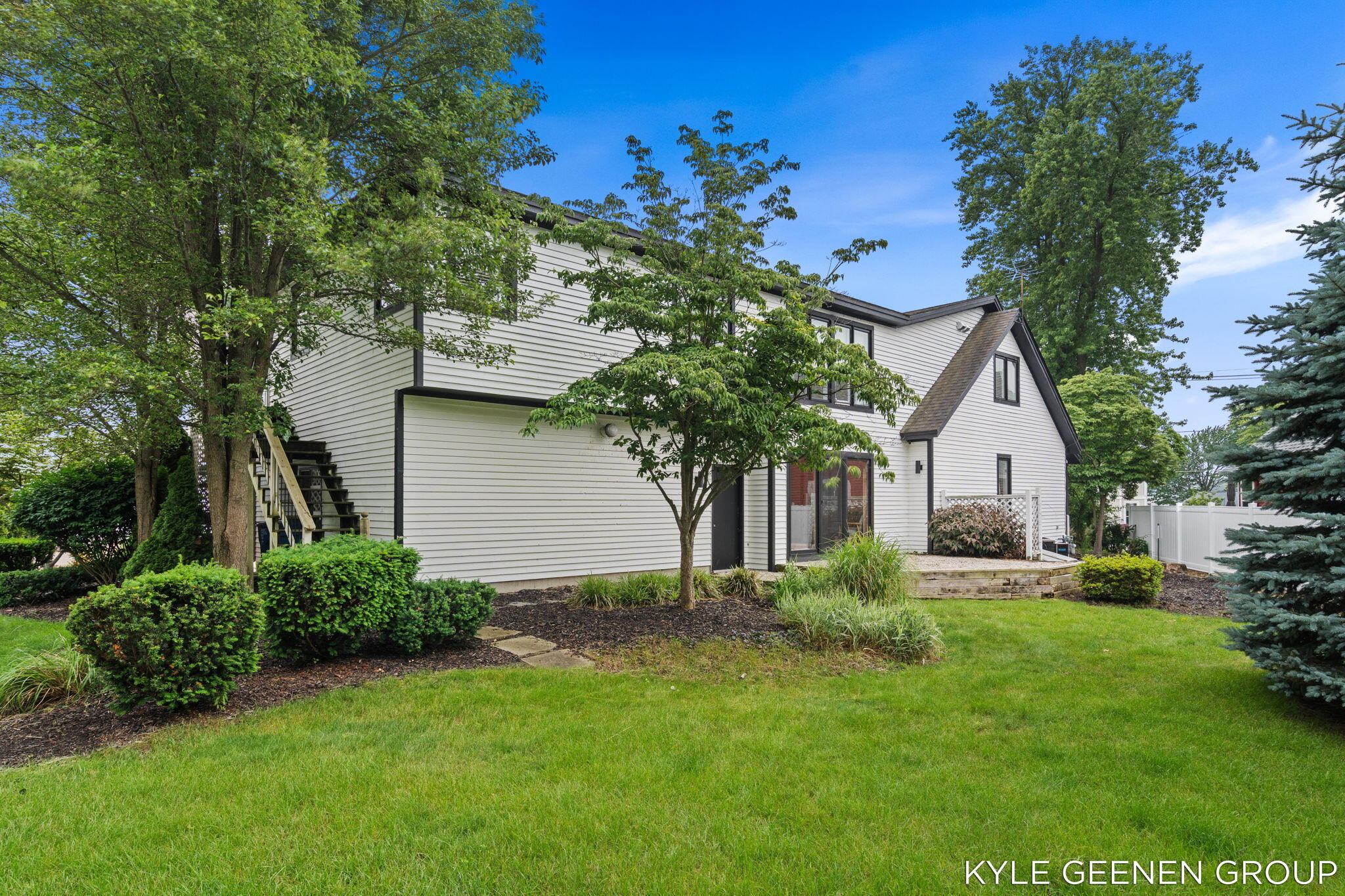 1729 Waukazoo Drive Holland MI 49424