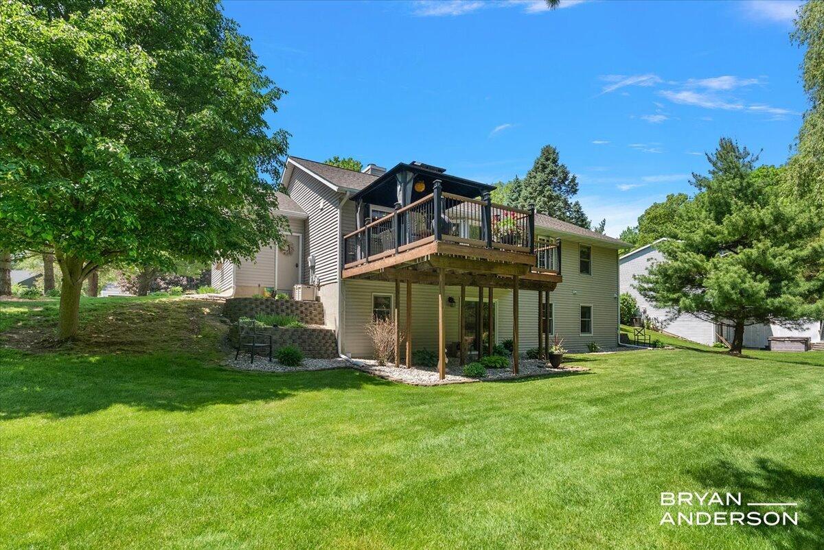 6260 Arroyo Vista Drive NE Rockford MI 49341