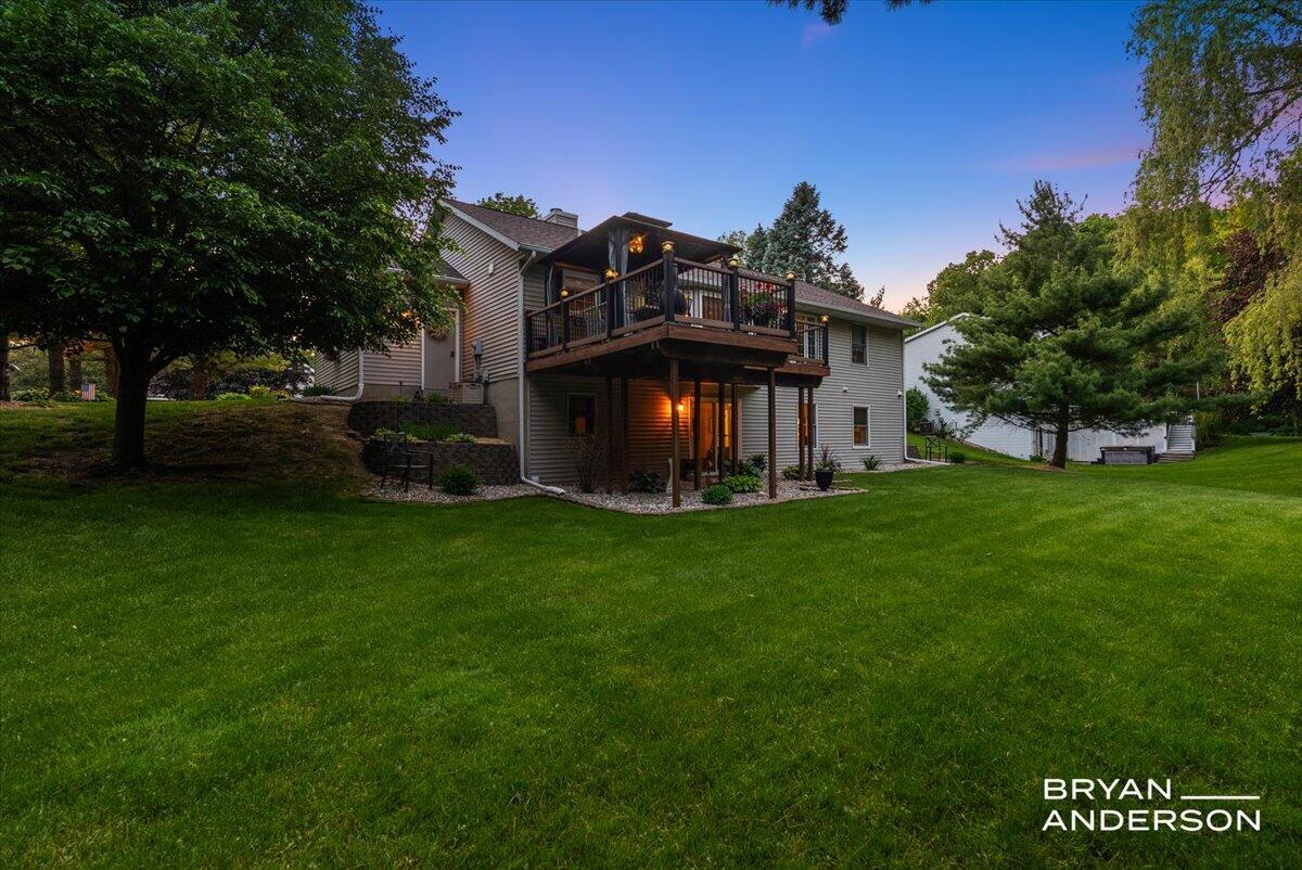 6260 Arroyo Vista Drive NE Rockford MI 49341