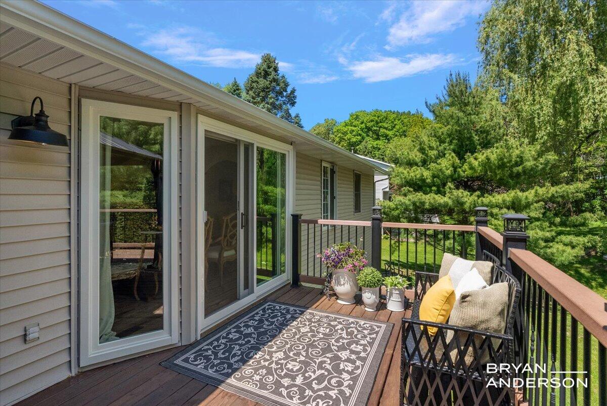 6260 Arroyo Vista Drive NE Rockford MI 49341