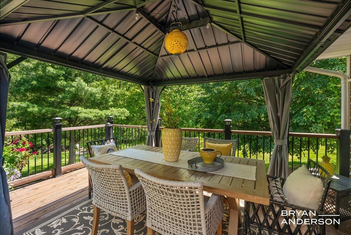 6260 Arroyo Vista Drive NE Rockford MI 49341