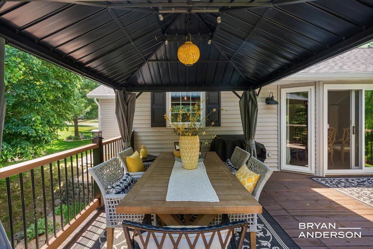 6260 Arroyo Vista Drive NE Rockford MI 49341