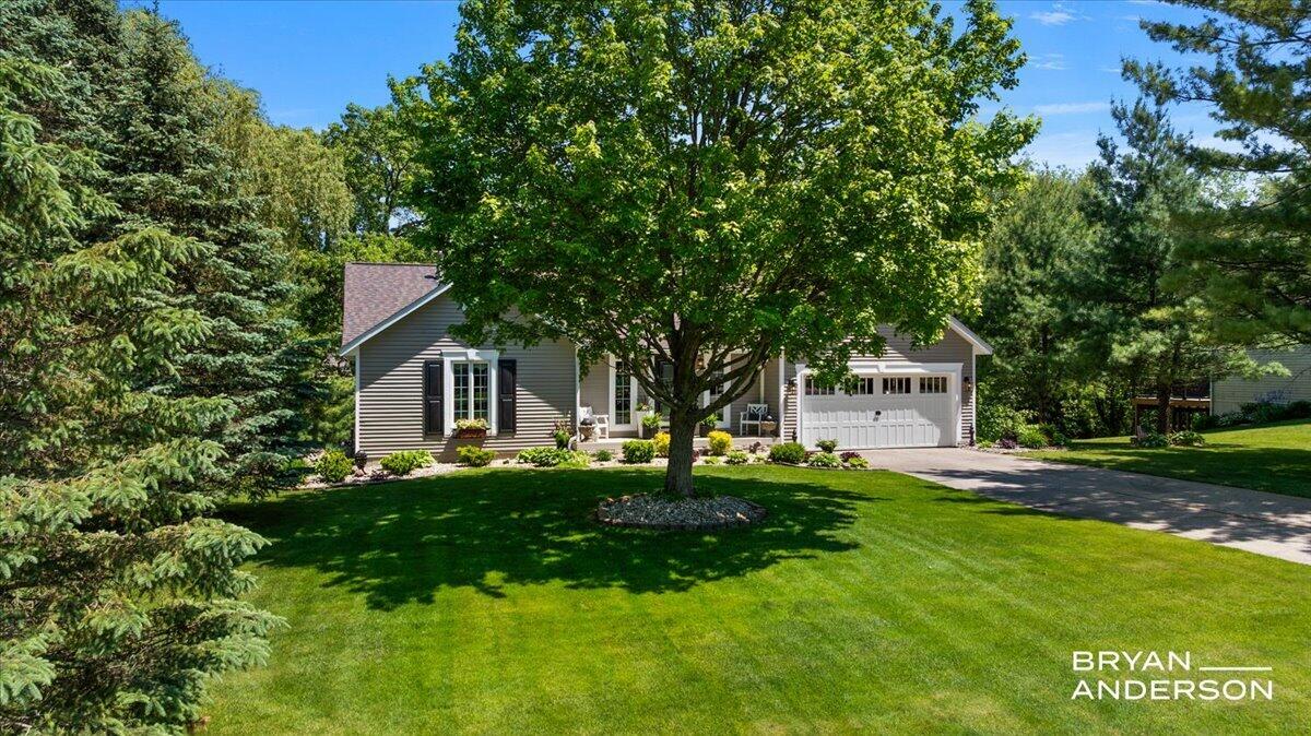 6260 Arroyo Vista Drive NE Rockford MI 49341