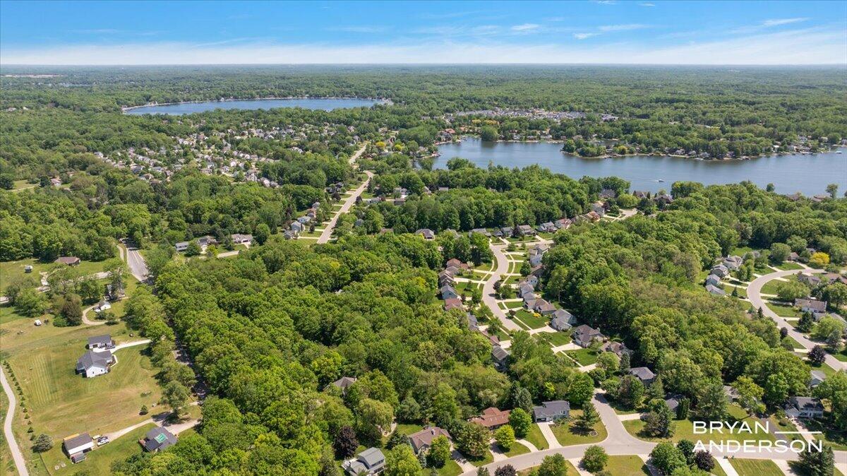 6260 Arroyo Vista Drive NE Rockford MI 49341