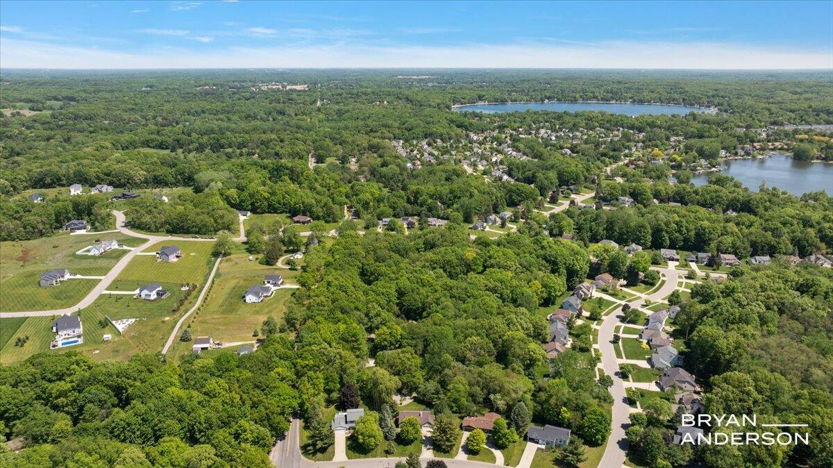 6260 Arroyo Vista Drive NE Rockford MI 49341