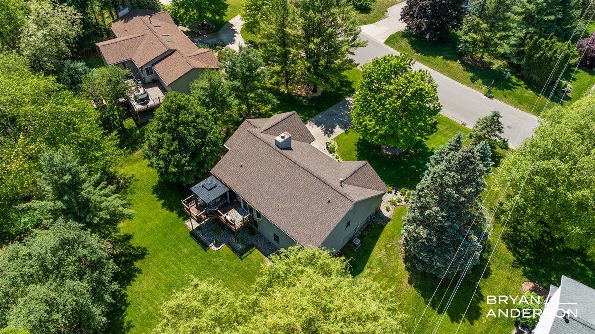 6260 Arroyo Vista Drive NE Rockford MI 49341