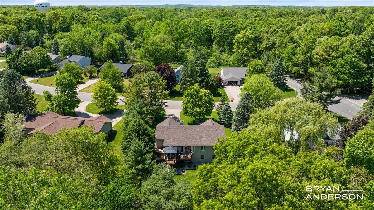 6260 Arroyo Vista Drive NE Rockford MI 49341