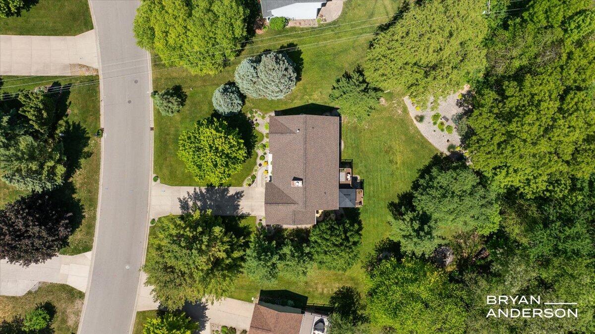 6260 Arroyo Vista Drive NE Rockford MI 49341