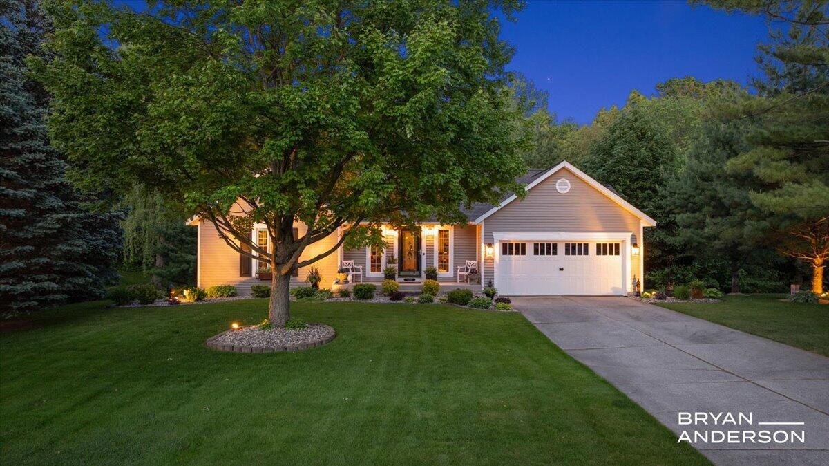 6260 Arroyo Vista Drive NE Rockford MI 49341