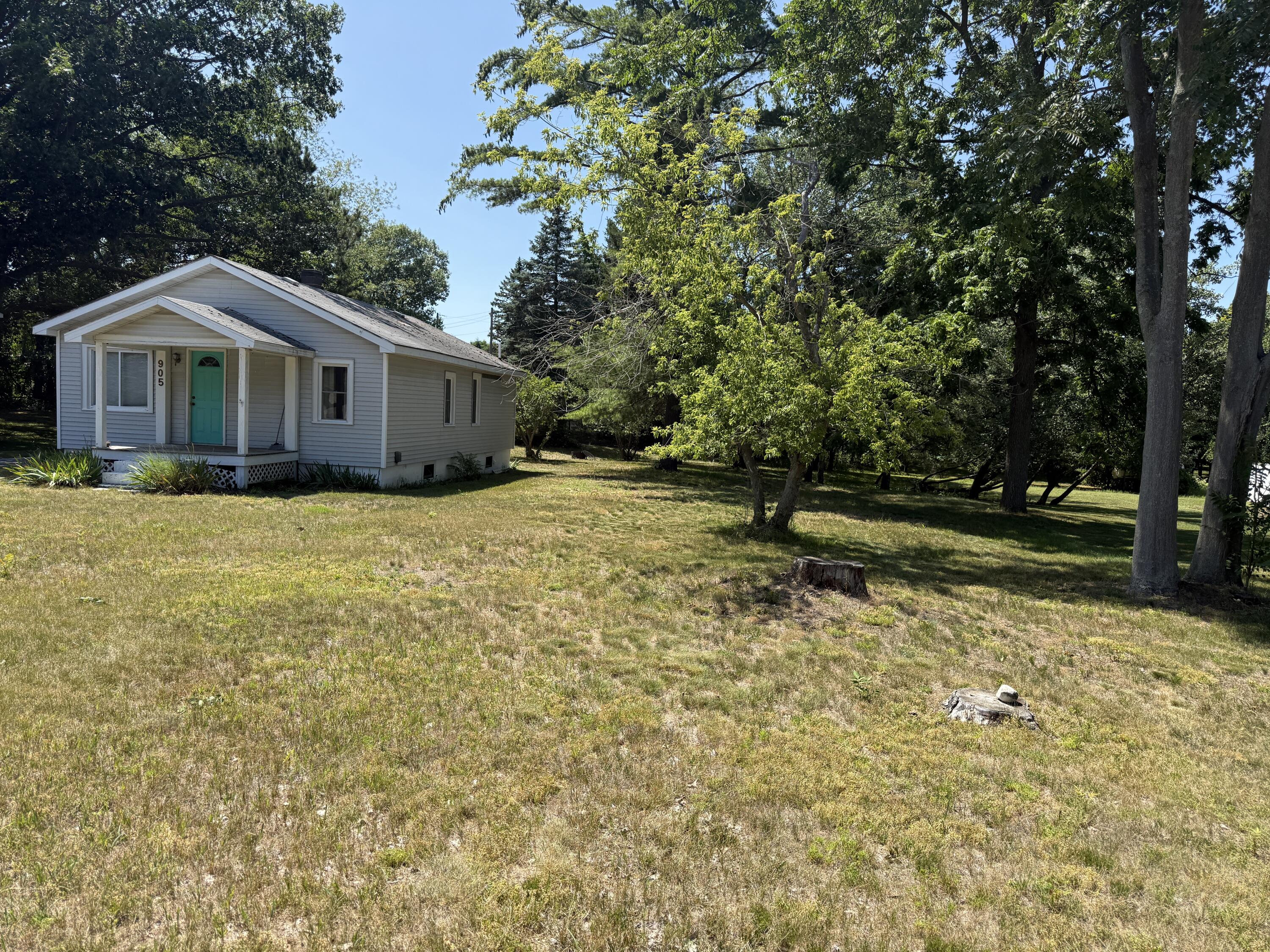 905 N Gaylord Avenue Ludington MI 49431